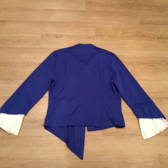 Women’s Button Flared Sleeve Top - Picture 7 of 7